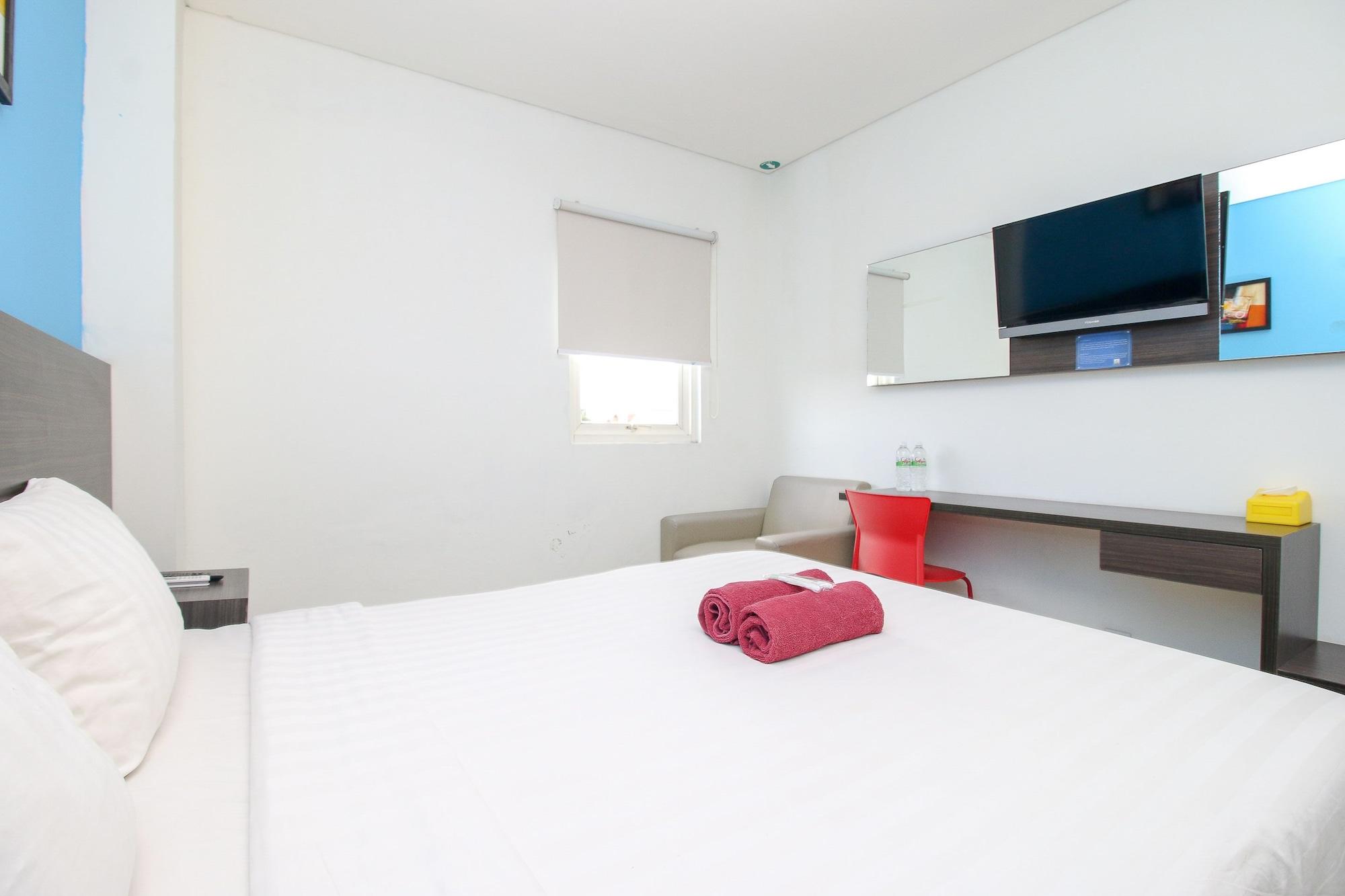 Pratama Hotel & Convention Матарам Экстерьер фото