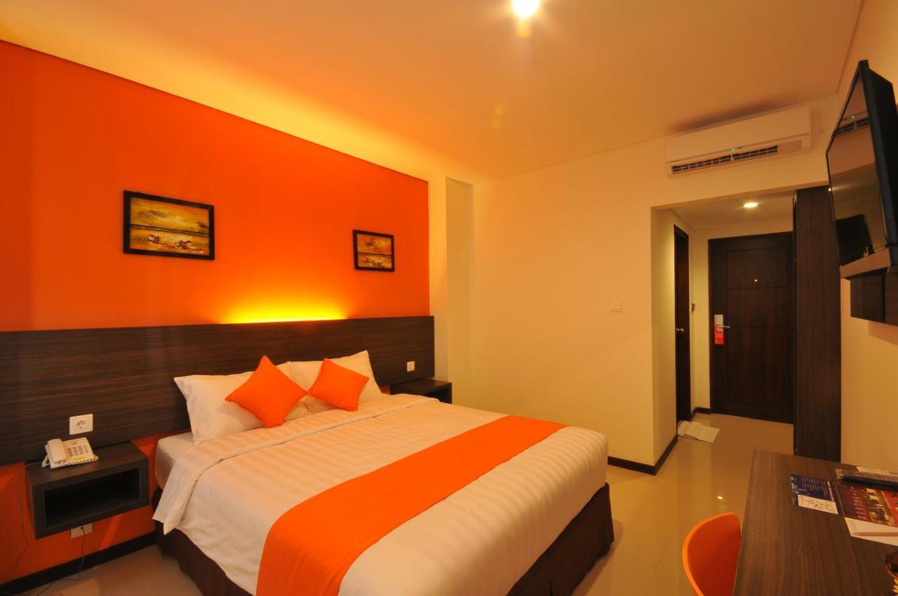 Pratama Hotel & Convention Матарам Экстерьер фото